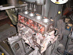 piazzamento e spianatura del monoblocco Fiat 1100 del 1948